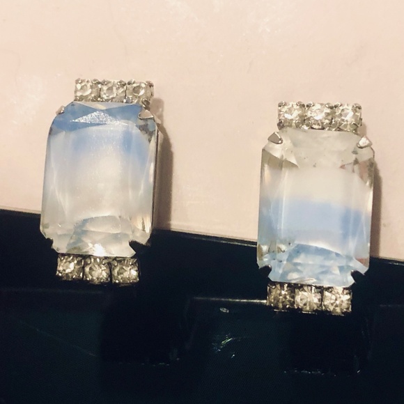 VTG 60s Ice Blue White Translucent/Rhinestone Flanked Silver Screw Back Earrings - Picture 2 of 8